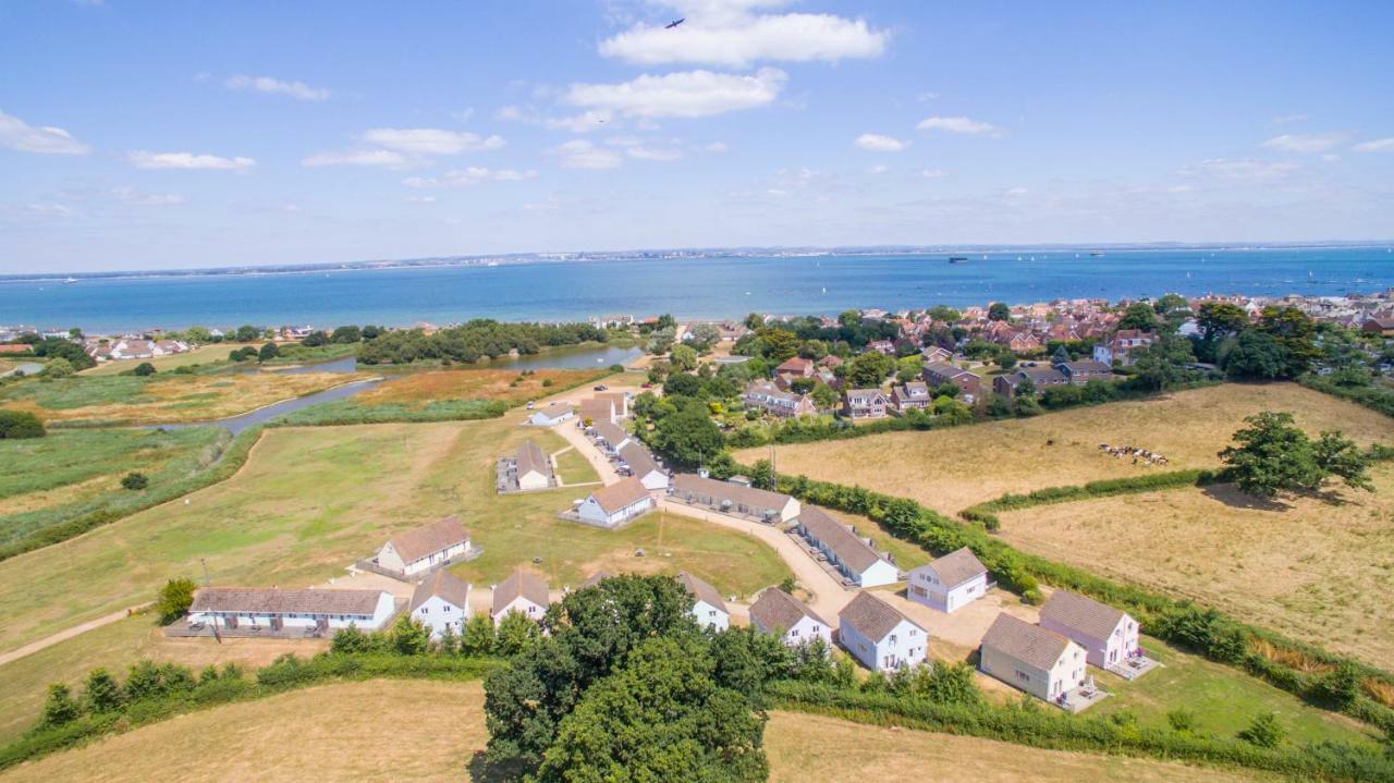 Seaview Holidays - Salterns Village Exterior foto